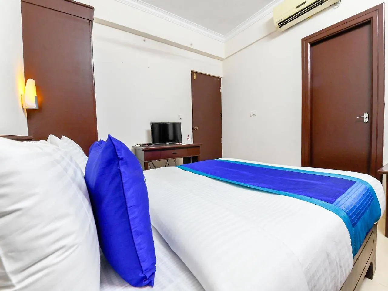 Oyo 11309 Hotel Green Land Residency Kochi India