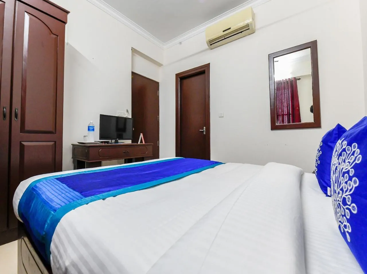 Oyo 11309 Hotel Green Land Residency Kochi 3*,  India