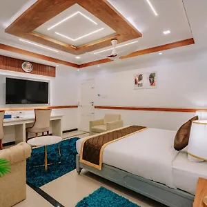 *** Hotel Excellency Airport India