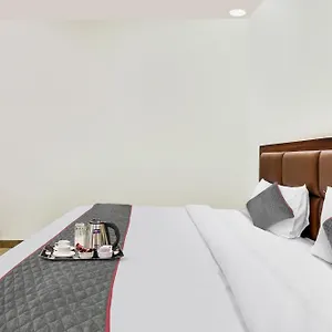 **** Hotel O Golden Grand India
