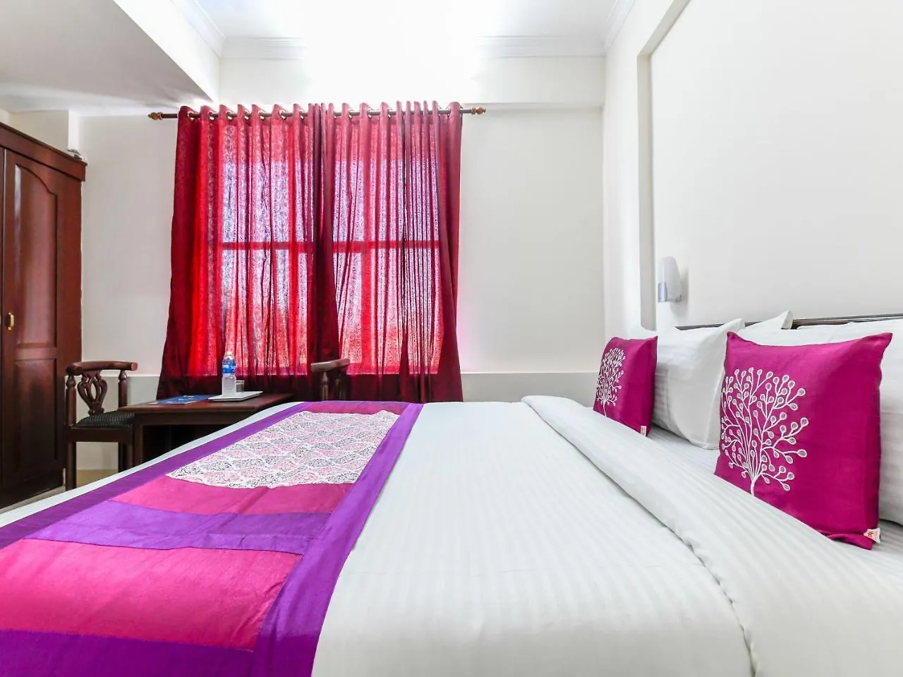 ***  Oyo 11309 Hotel Green Land Residency Kochi India