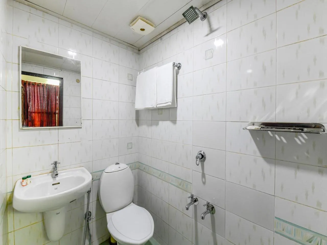 ***  Oyo 11309 Hotel Green Land Residency Kochi India
